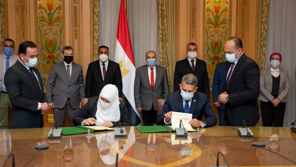 جانب من مراسم التوقيع