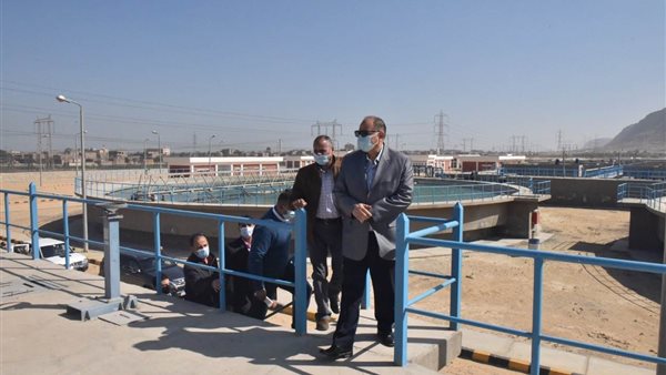 محافظ أسيوط خلال