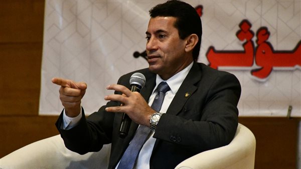 وزير الشباب والرياضة