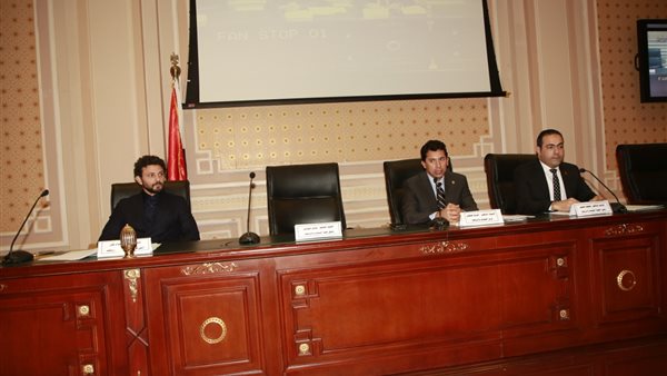 وزير الشباب والرياضة