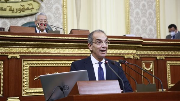 عمرو طلعت وزير الاتصالات