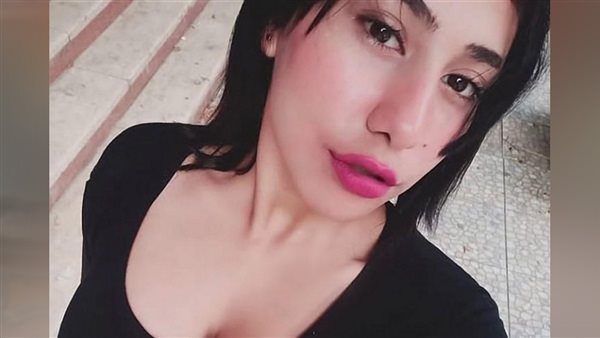 منة عبد العزيز 