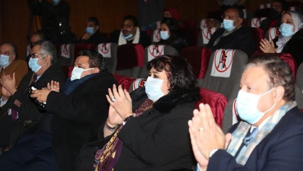 وزيرة الثقافة