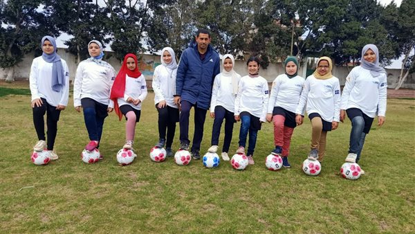 السفيرة نبيلة مكرم