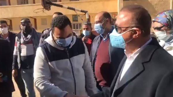 لقاء المحافظ بالاهالى