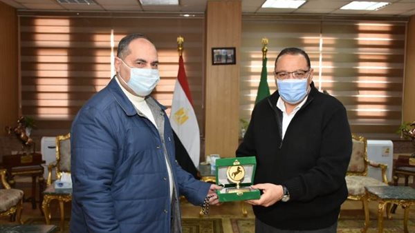 خلال التكريم 