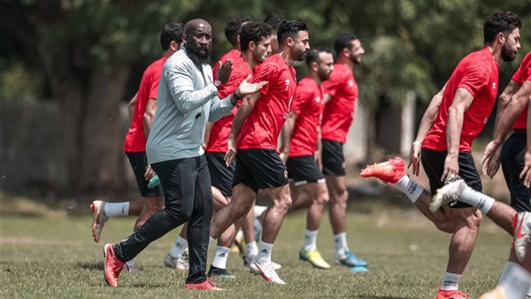 جانب من تدريبات الأهلي