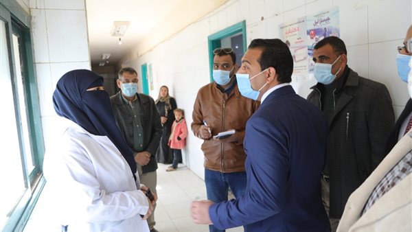 جولة نائب محافظ قنا