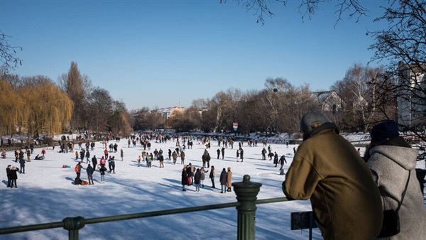 فيروس كورونا يتفشى