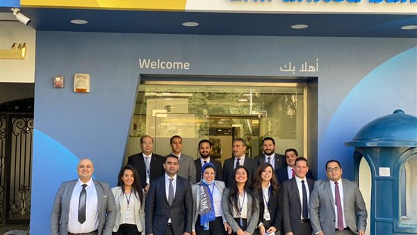 افتتاح فرع البنك