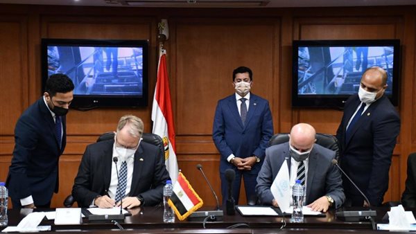 جانب من مراسم التوقيع