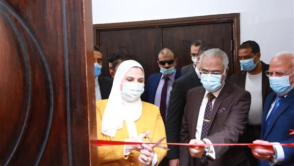 وزيرة التضامن ومحافظ