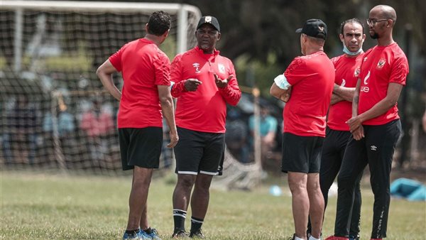 موسيمانى يجتمع بجهازه