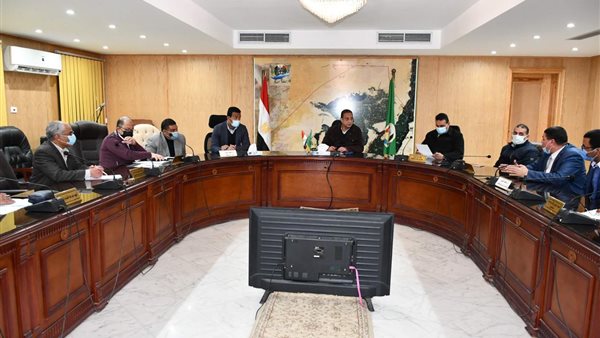 اجتماع محافظ الفيوم