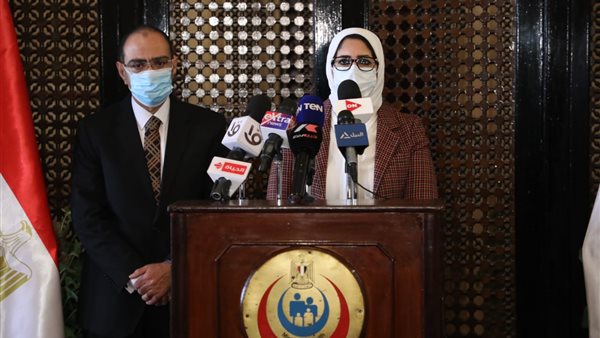 وزيرة الصحة خلال