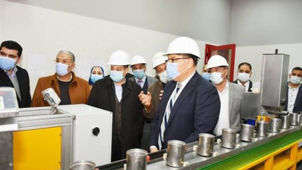 محافظ الشرقية خلال