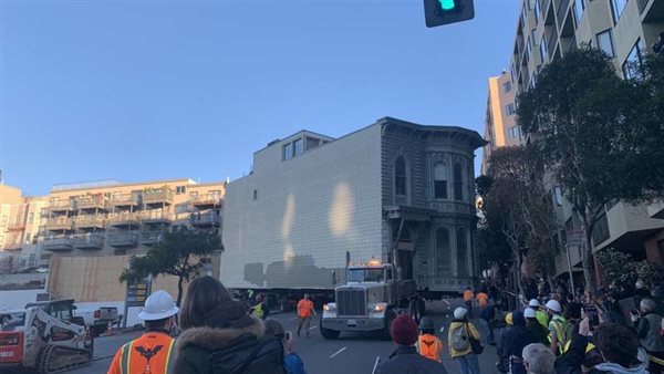 جانب من عملية نقل