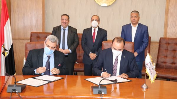 جانب من مراسم التوقيع