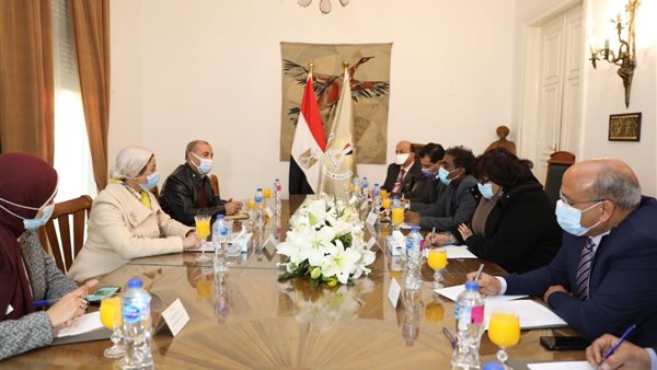 وزيرتا الثقافة والبيئة