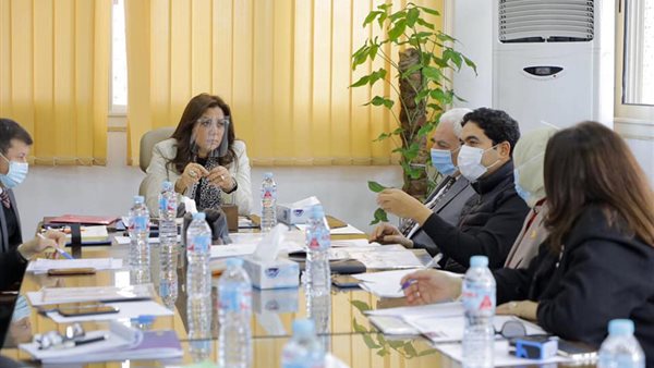 الدكتورة منال عوض