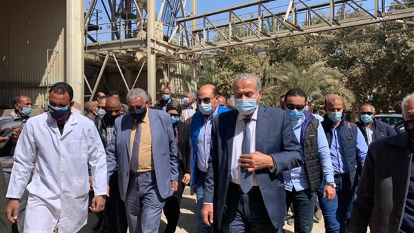 وزير التموين خلال