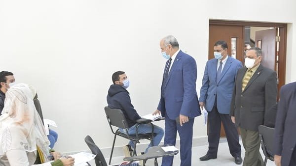 رئيس جامعة الفيوم