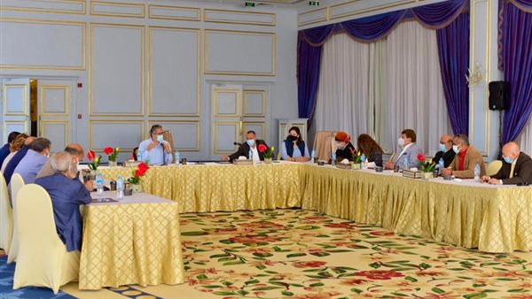 جانب من لقاء وزير