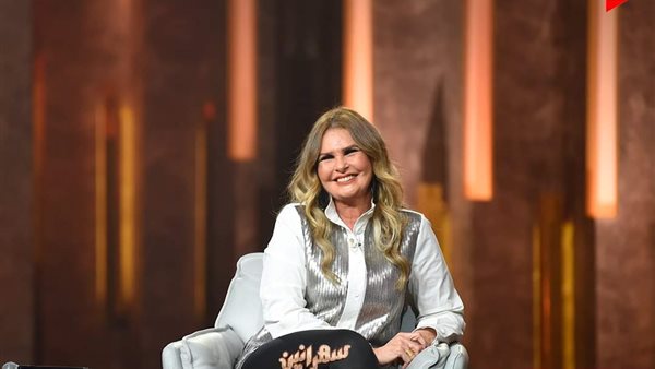 الفنانة يسرا 