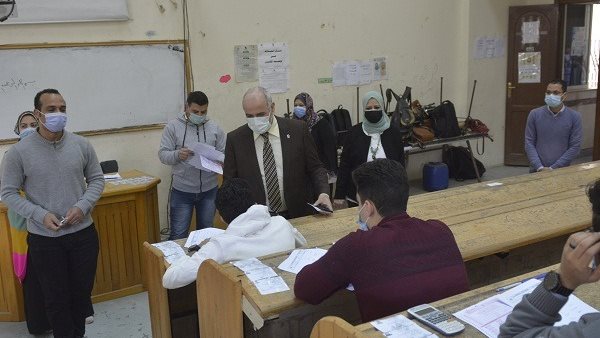 رئيس جامعة الفيوم