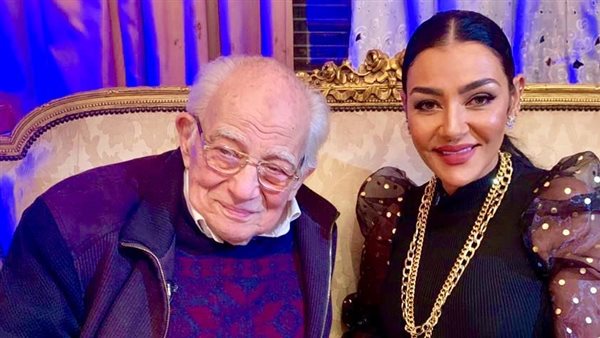 هبة الاباصيرى والفنان