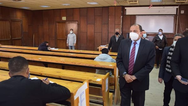  الدكتور منصور حسن،