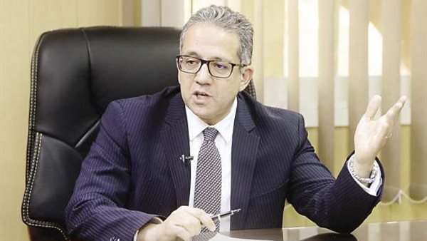 وزير السياحة 