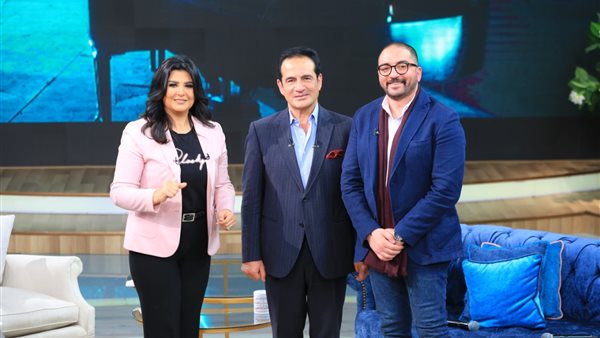 معكم منى الشاذلى