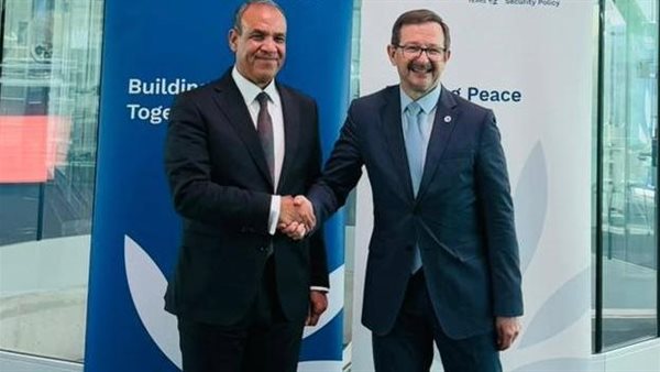 جانب من لقاء وزير