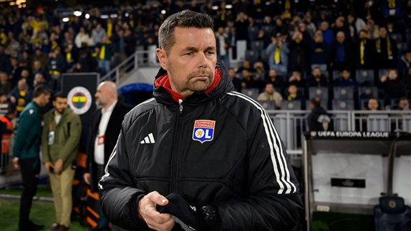 إقالة بيير ساج مدرب