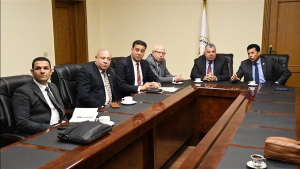 وزير الشباب والرياضة