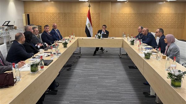 اجتماع الدكتور خالد