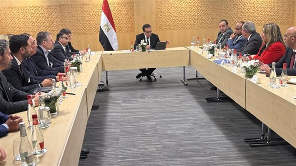 وزير الصحة خلال الاجتماع