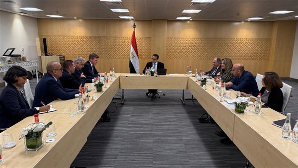  وزير الصحة والسكان