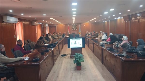 اجتماع محافظ أسيوط