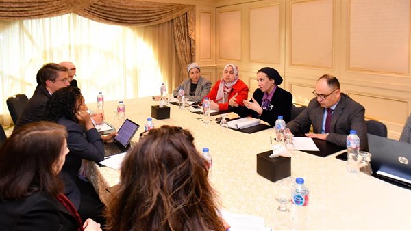  وزيرة البيئة