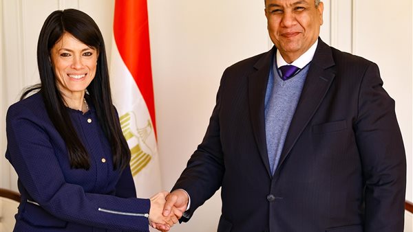 وزيرة التخطيط ووكيل