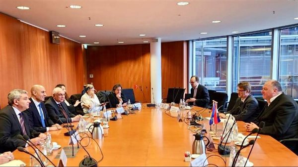  وزير التربية والتعليم