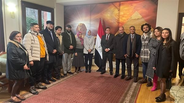 لقاء السفير حسن شوقي