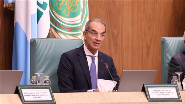  وزير الاتصالات