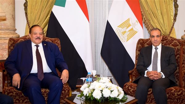 وزير الخارجية والهجرة