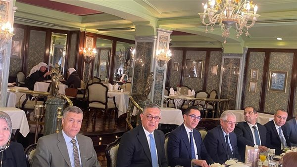  وزير الاستثمار