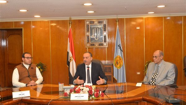  محافظ أسيوط  اللواء