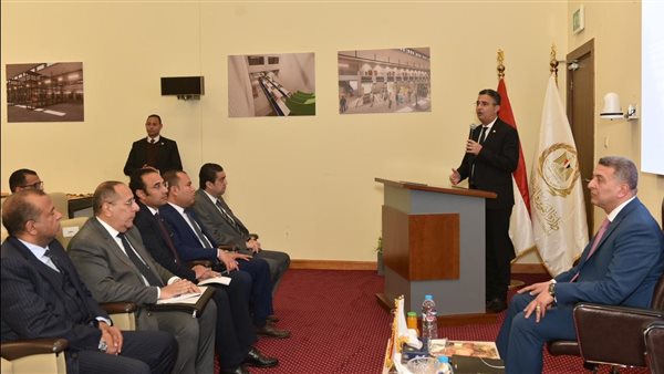 اجتماع وزير التموين