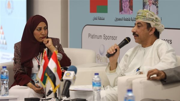 خلال الجلسة 